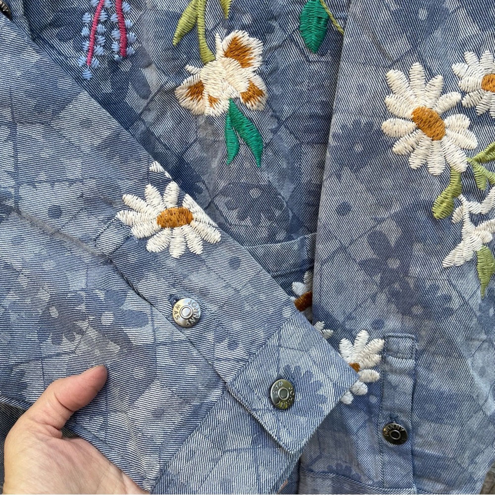 Johnny Was Blue Denim Button Detail - Picture 2 of 6